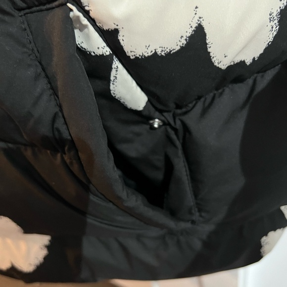 EUC AVA & VIV size 1X black w/white flower print puffer coat with hood - Picture 4 of 8
